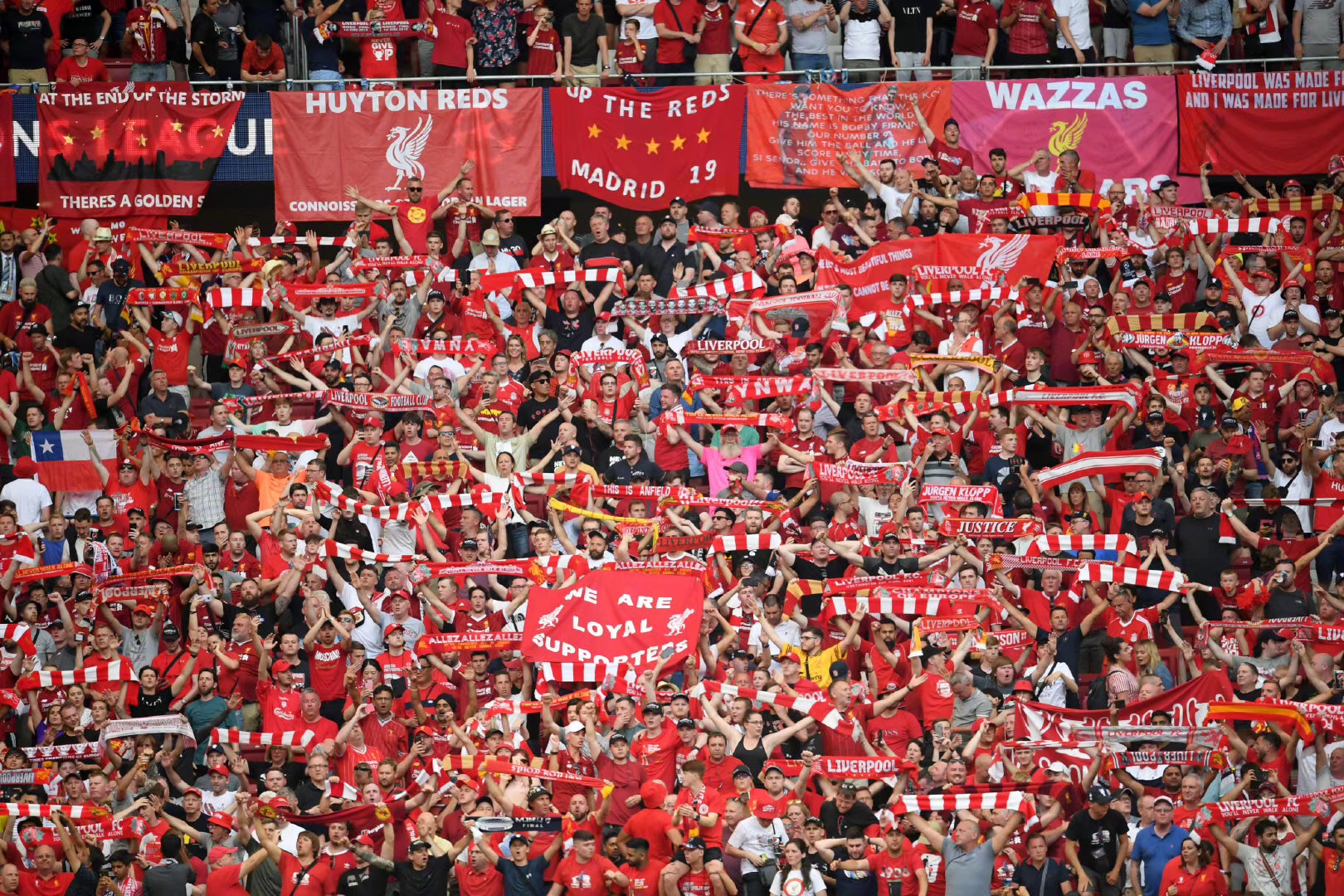 意媒：小法以后留在意甲可能性不大，大概率会前往巴萨或曼城（意媒：小法留在意甲希望渺茫，或将转投巴萨或曼城）