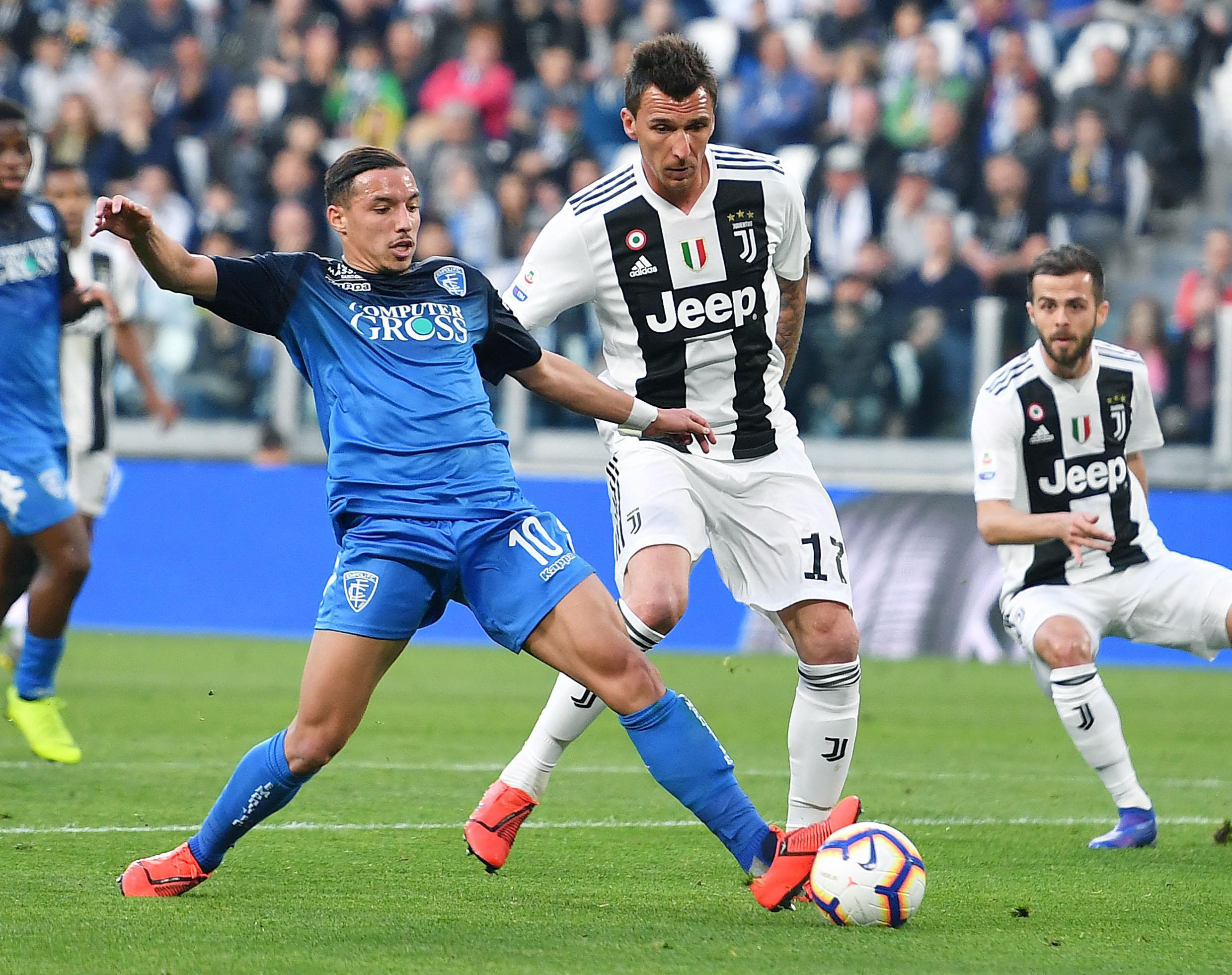 拉什福德单刀踢失表现懒散，巴萨买断前景黯淡（拉什福德错失单刀状态低迷，巴萨买断希望渺茫）