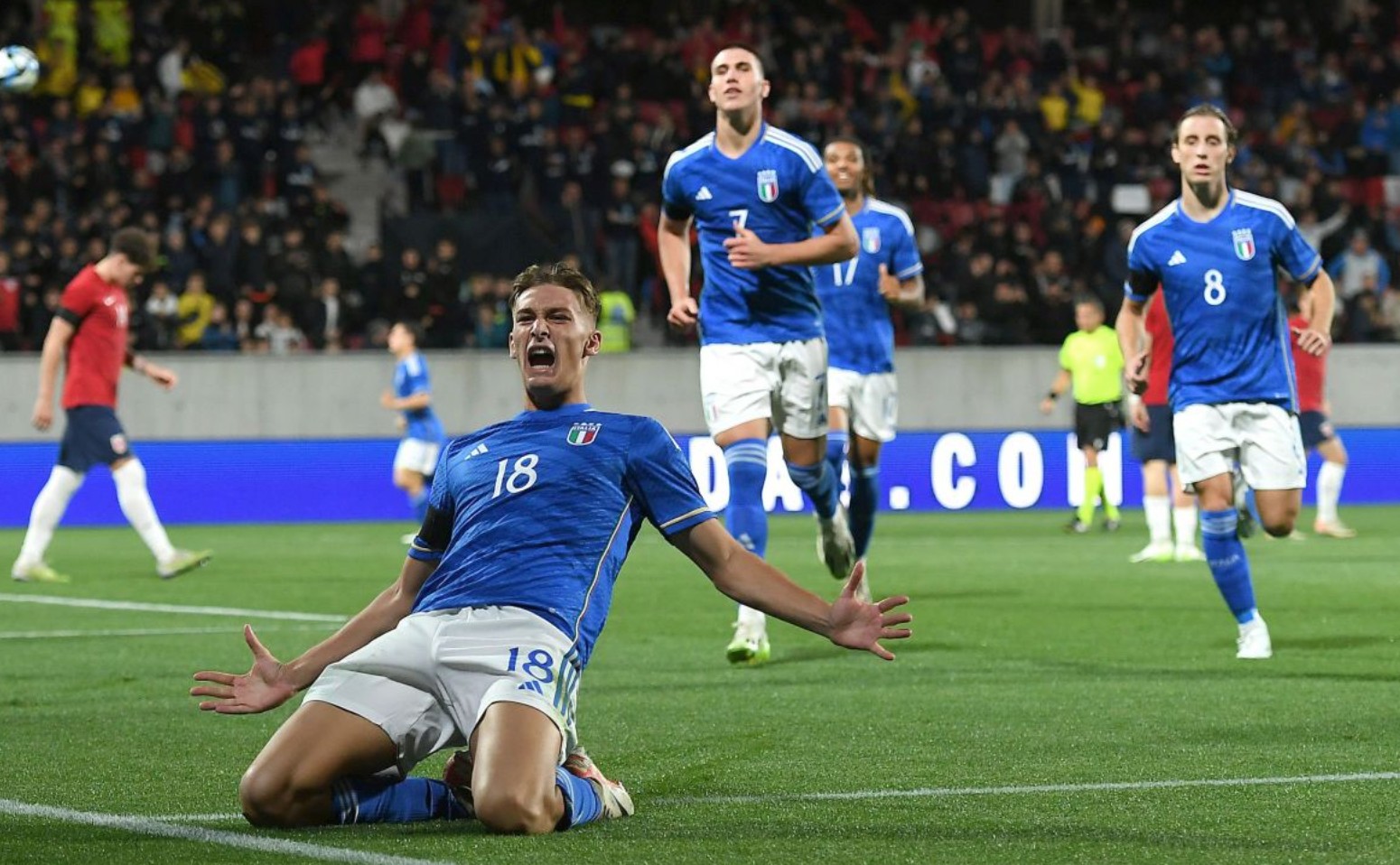 罗尔费斯：瓜帅深刻影响了欧洲众多俱乐部，怎么称赞都不为过（罗尔费斯：瓜帅对欧洲诸多俱乐部影响深远，任何赞美都不过分）