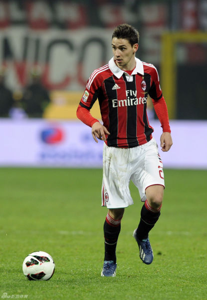 拉赫马尼：我们要庆祝，因为训练、工作就是为了让球迷高兴（拉赫马尼：应当庆祝，我们的训练与工作只为让球迷开心）