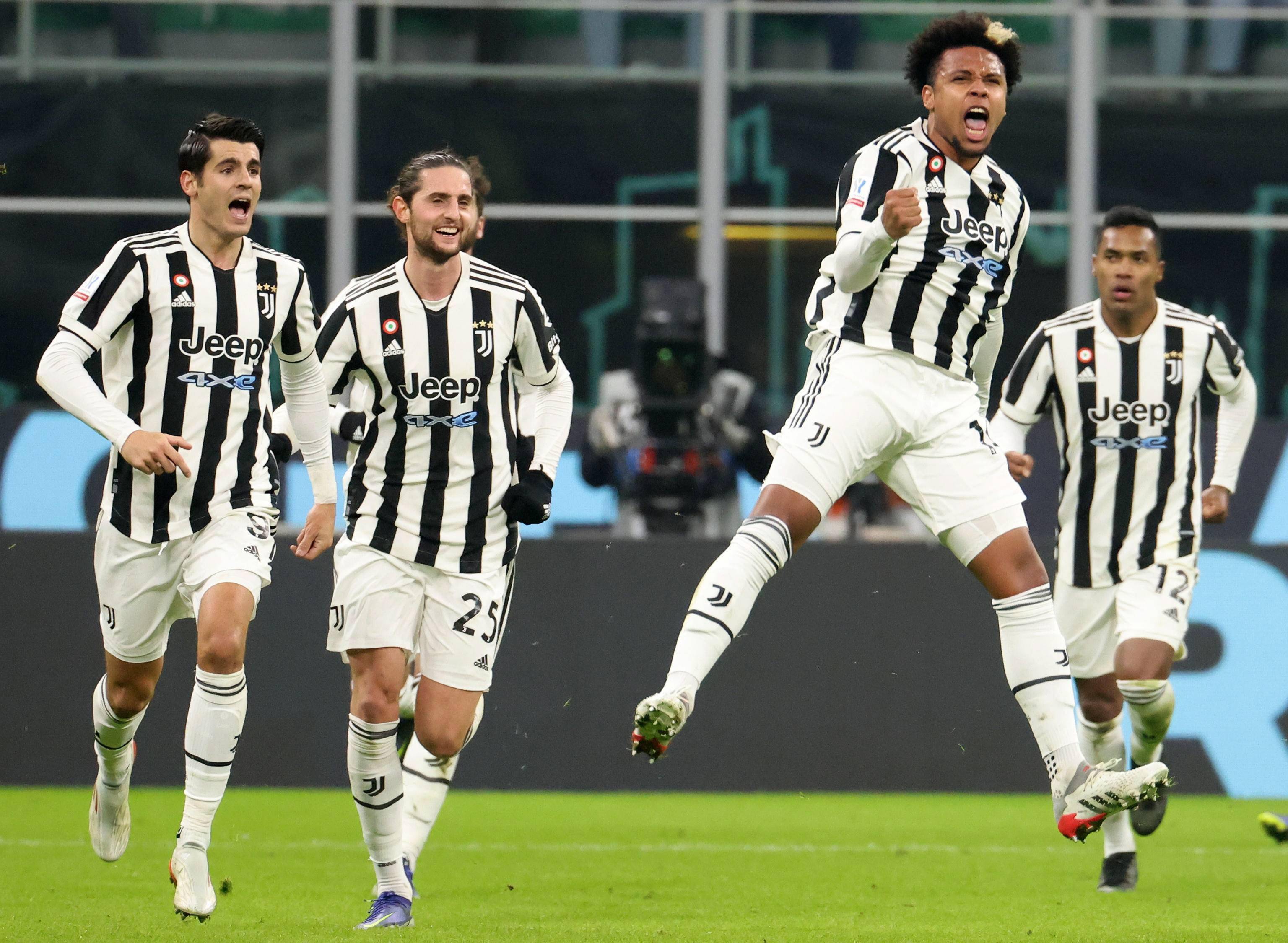 摸吉祥物女演员胸部，前塞尔塔队长马略被判赔偿1000欧（前塞尔塔队长马略因对吉祥物女演员不当接触被判赔偿1000欧元）