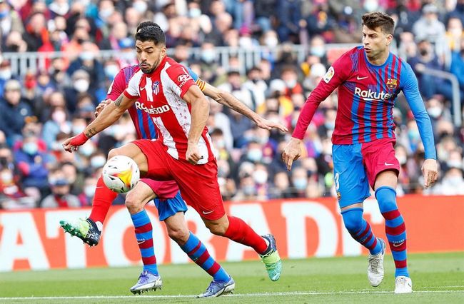 欧冠战报：格鲁克双响，阿贾克斯4-2逆转卡拉巴克收获首胜（欧冠快讯：格鲁克梅开二度 阿贾克斯4-2逆转卡拉巴克迎来首胜）