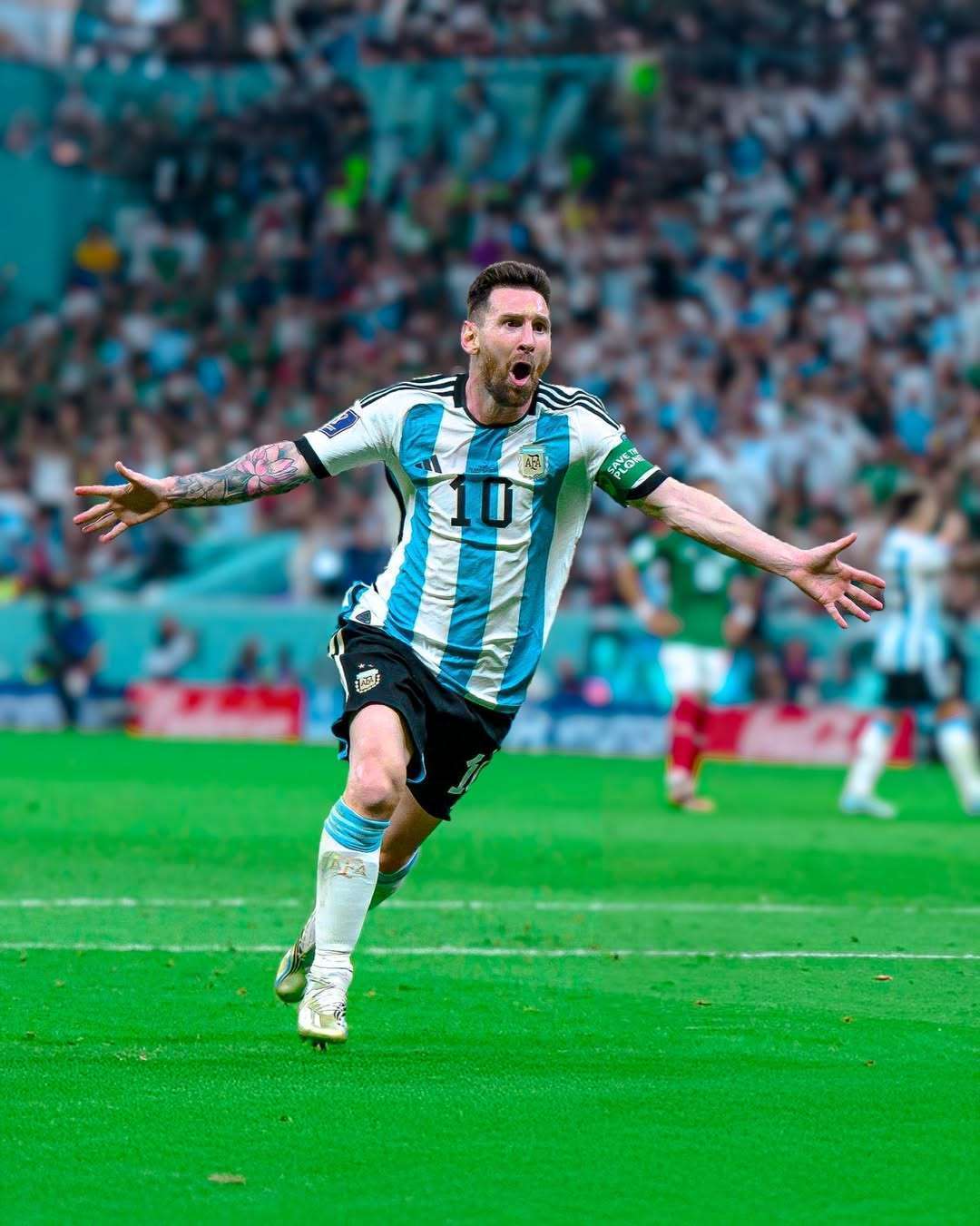 穆斯塔菲：阿森纳是赢球热门；拜仁要小心枪手的定位球（穆斯塔菲：阿森纳更被看好，拜仁需警惕枪手的定位球）