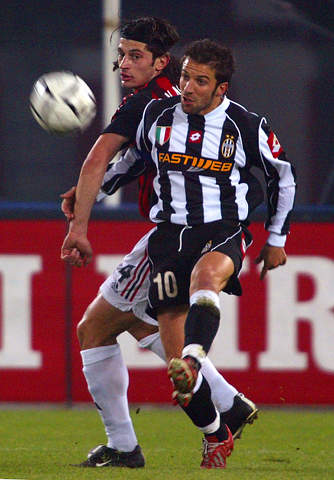 中超比赛亮点：上海申花绝杀广州队,（中超焦点战：上海申花压哨绝杀广州队）