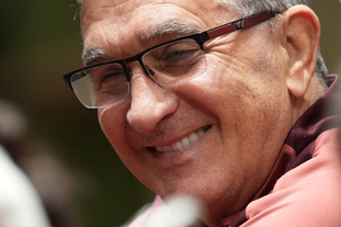 登贝莱社媒祝福阿什拉夫当选非洲足球先生：是你应得的，兄弟（登贝莱社媒发文恭喜阿什拉夫荣膺非洲足球先生：你当之无愧，兄弟）