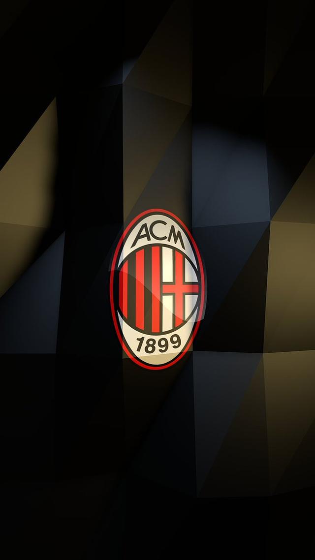 半场战报：博洛尼亚1-2克雷莫内塞，奥尔索利尼点射，瓦尔迪、帕耶罗破门（半场快讯：博洛尼亚1-2暂落后克雷莫内塞，奥尔索利尼点球命中，瓦尔迪与帕耶罗进球）