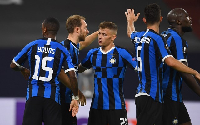 湖人浓眉哥篮下统治力助球队获胜（浓眉禁区统治，助湖人赢球）