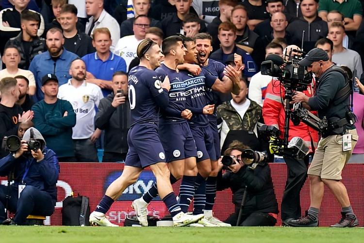 第一“万金油”将续约：能左能右能边能中，他是国米稳定保证（国米头号多面手将续约：左右通吃、边中皆能，他是蓝黑军团的稳定保障）