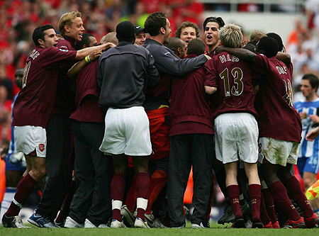 布冯：从未见过球迷从55分钟开始嘘国家队，这没有任何建设性（布冯：球迷从第55分钟起嘘国家队毫无建设性，我从未见过）