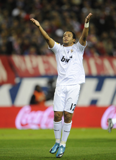 骑士对阵马刺内线狂轰80分，创下队史近29年纪录