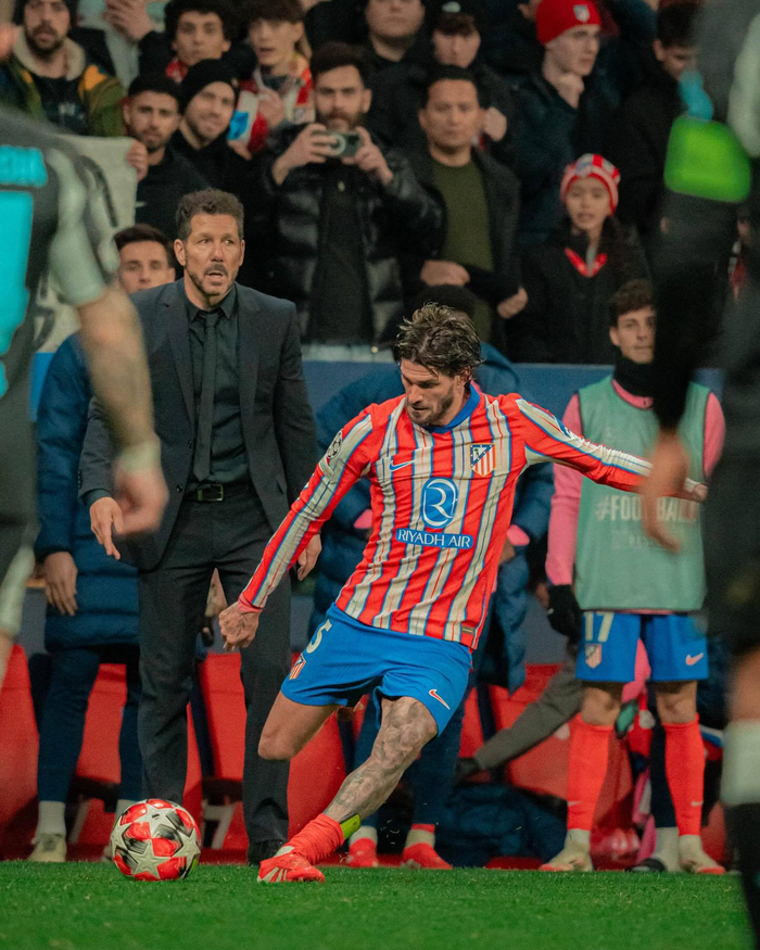 球星连续进球，引领全队节奏