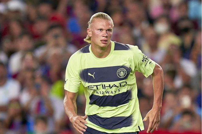 利物浦边锋强势发挥主宰比赛（利物浦翼锋火力全开统治全场）